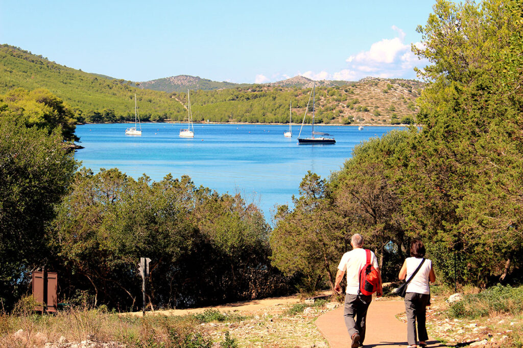 Wanderweg-zur-Küste-Naturpark-Telascica